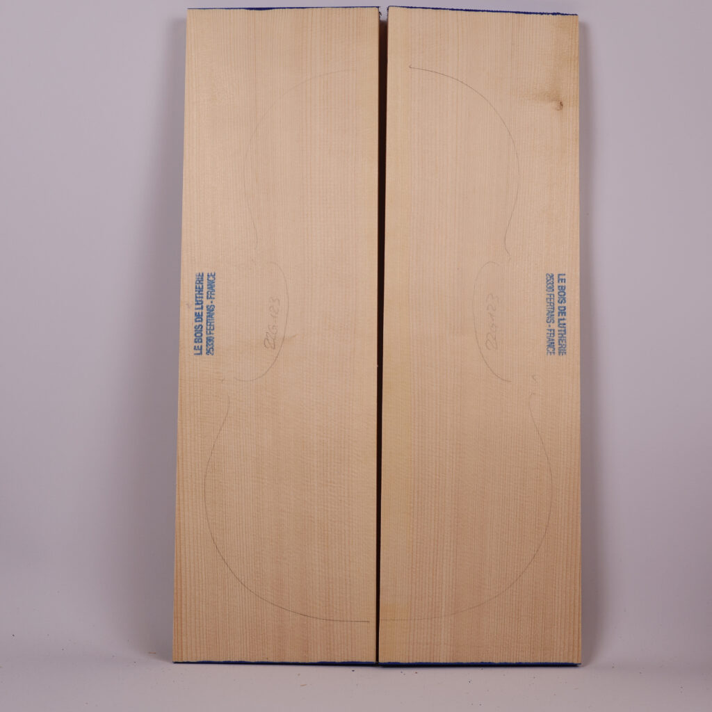 Table alto épicéa 1B 22G123