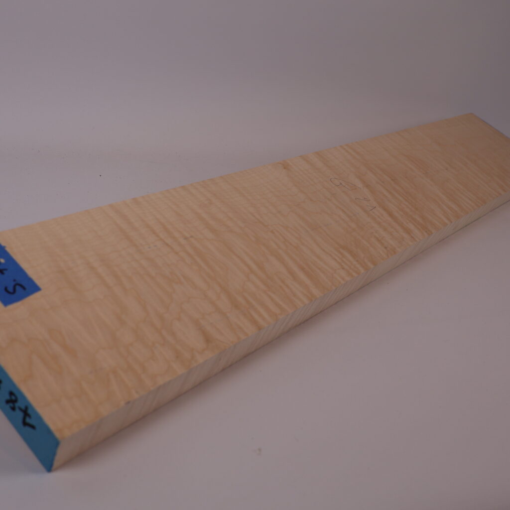 Manche guitare érable ondé 1S 78x13x2.5cm – G21 Manche guitare érable ondé 1S 78x13x2.5cm – G21