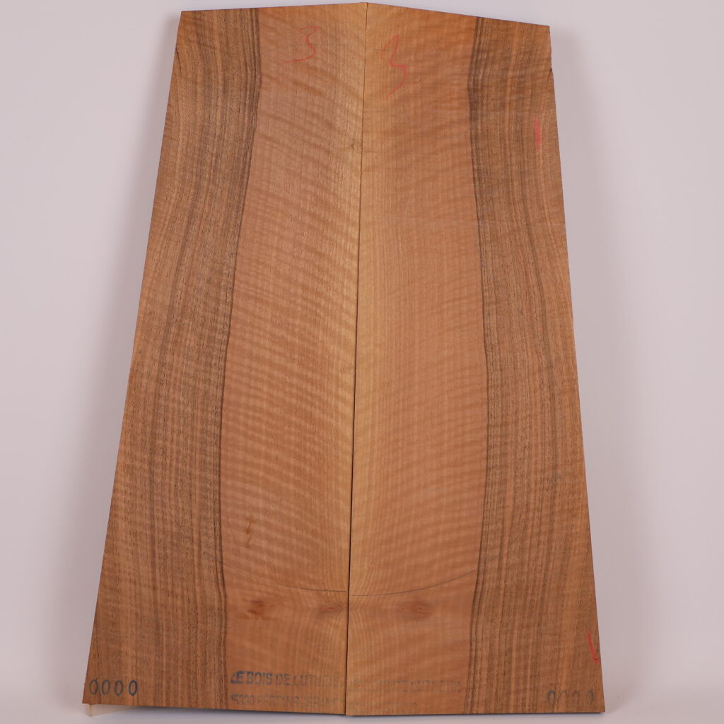 Table guitare électrique noyer 1S – 20mm NO3