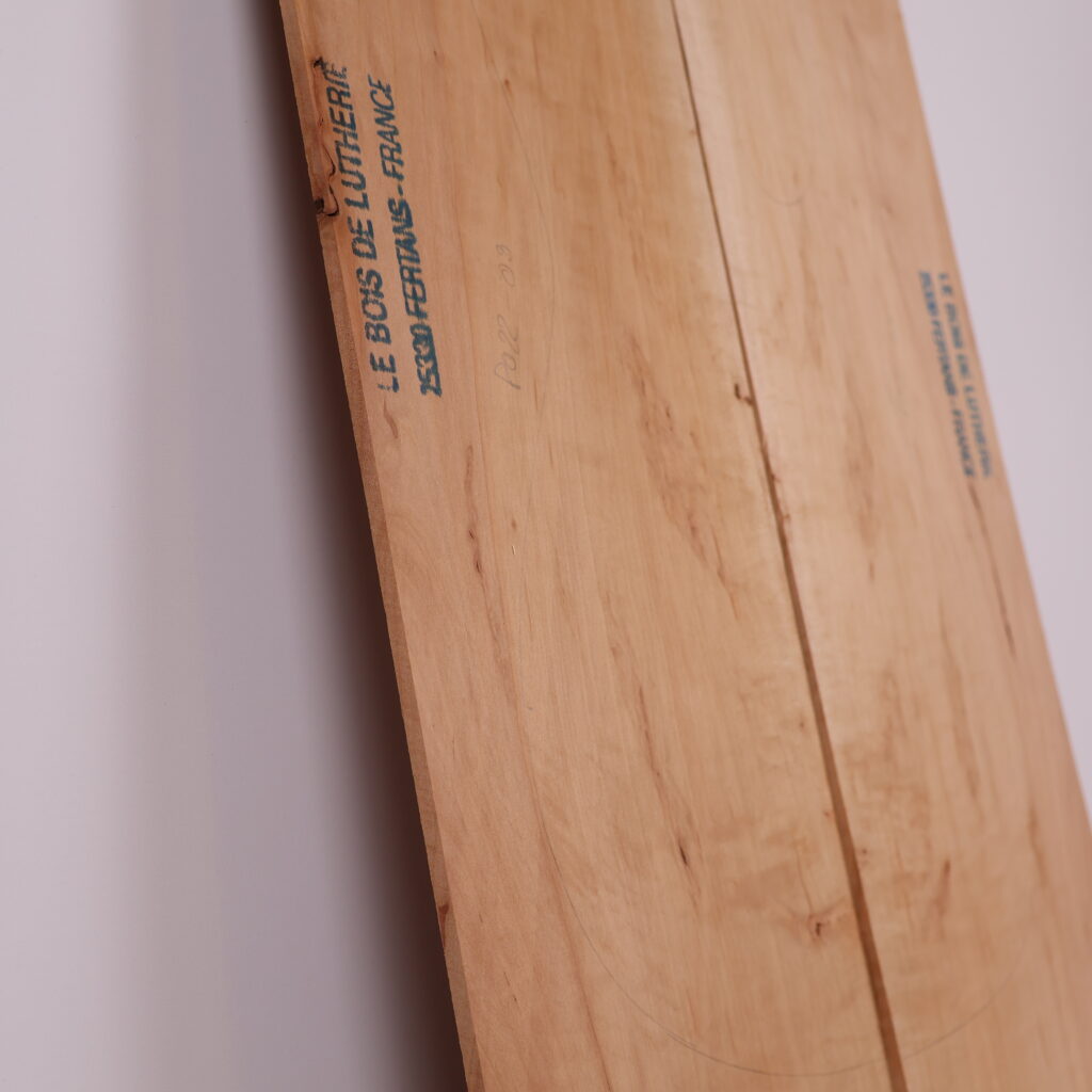 Table guitare électrique poirier 1A – 4mm PO22-09